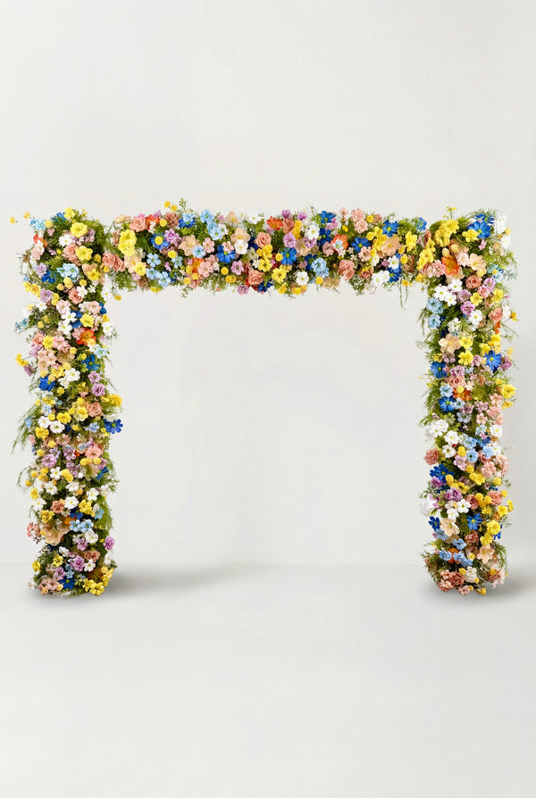 Wildflower Wedding Table Runner: Rustic Floral Arrangement