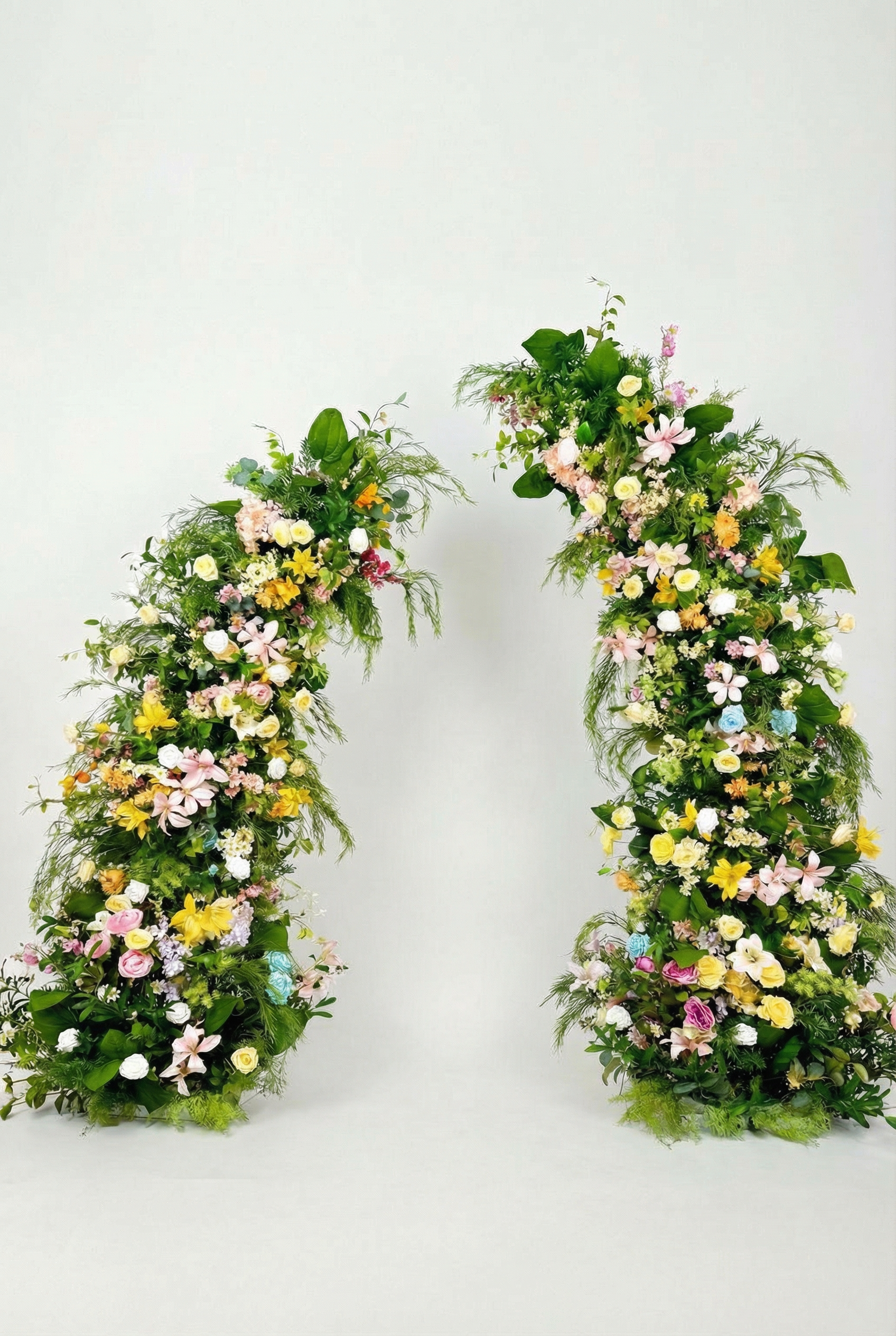 Artificial Rose & Hydrangea Wildflower Horn-Shaped Arches