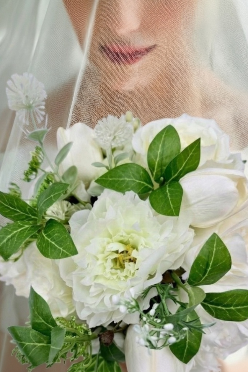Laurel Cream Bridal Bouquet